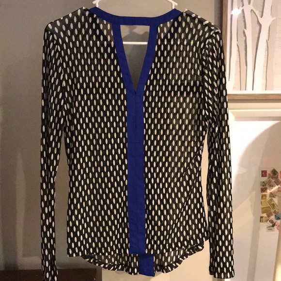 Sheer top with zipper accents - Picture 2 of 4